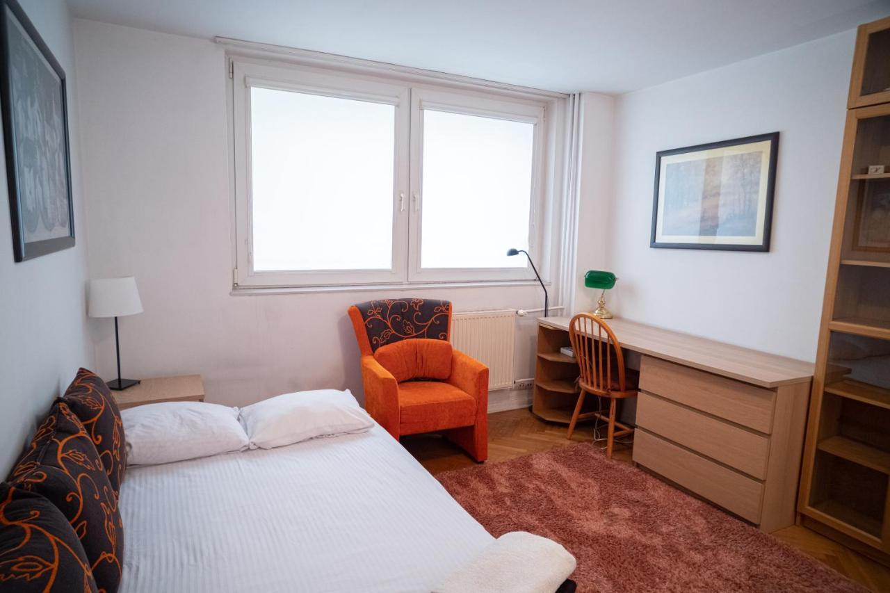 Central Charm Nowiniarska Warsaw Exterior photo